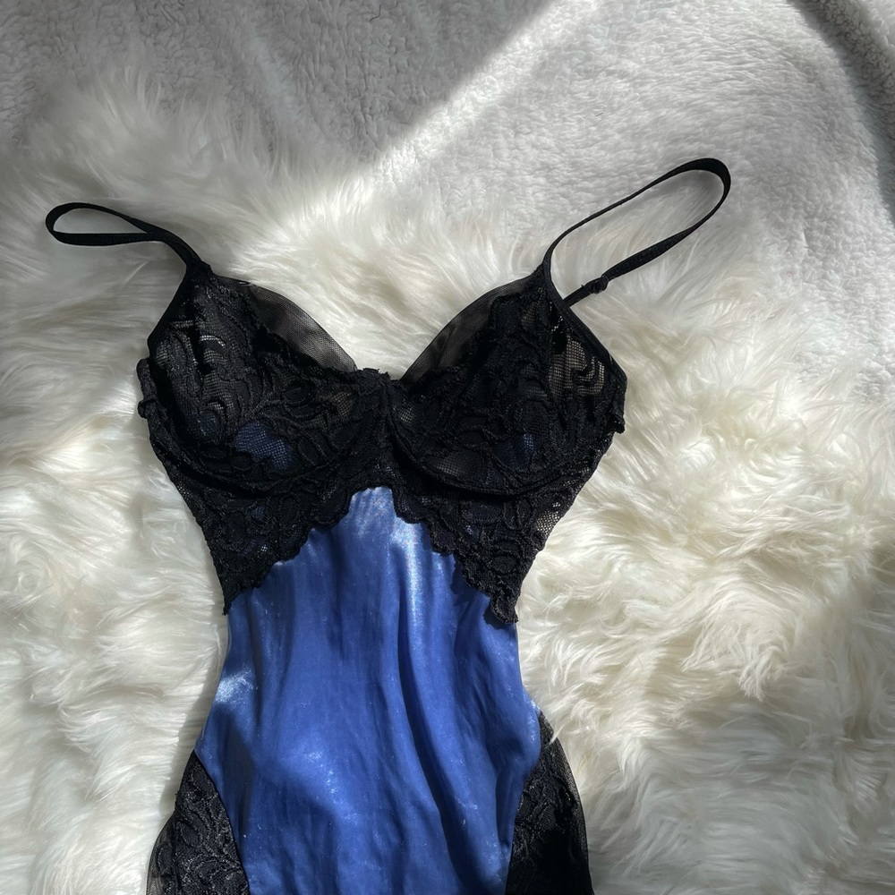 Silk Slip 🤤 - Picture 5 of 5